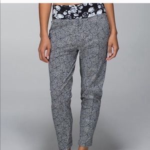 Lululemon Black and White Departure Pants Size 4